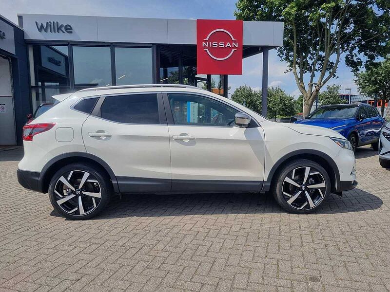 Nissan Qashqai 1.2 DIG-T Tekna+/ Pano/ Navi/ Scheckheftgepfl.