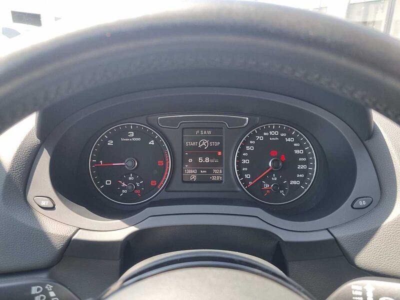 Audi Q3 2.0 TDI sport/ Euro6/ Navi/ HU+AU neu