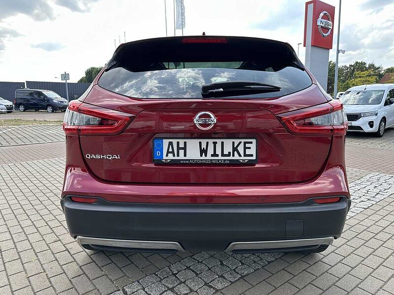 Nissan Qashqai 1.6 DIG-T Tekna /LED/PANO/BOSE