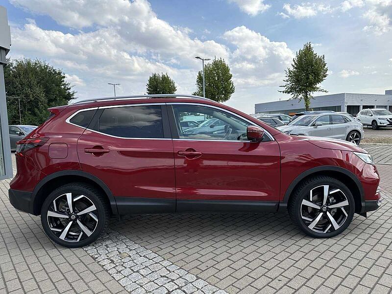 Nissan Qashqai 1.6 DIG-T Tekna /LED/PANO/BOSE