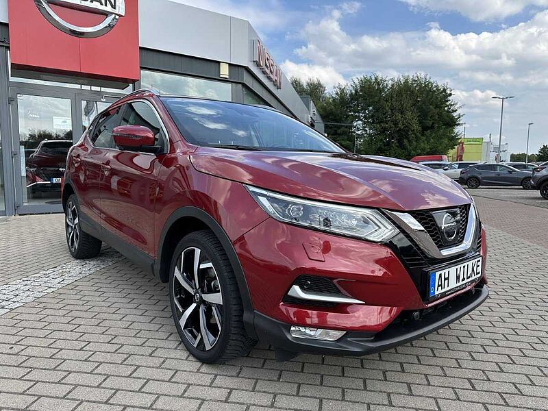 Nissan Qashqai 1.6 DIG-T Tekna /LED/PANO/BOSE