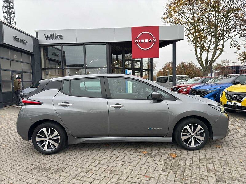 Nissan Leaf Acenta 40kWh Acenta/WINTERPAKET/KAMERA